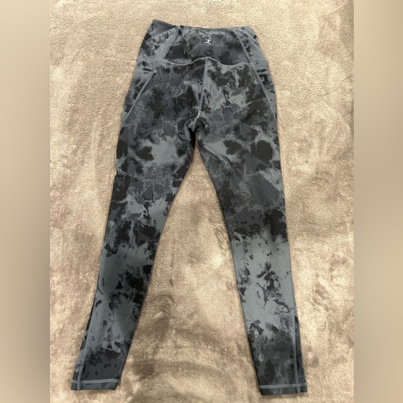 Danskin Leggings with side pockets in Small/Petite - Picture 4 of 5